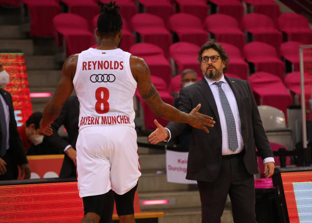 通过反观两 通过反观两